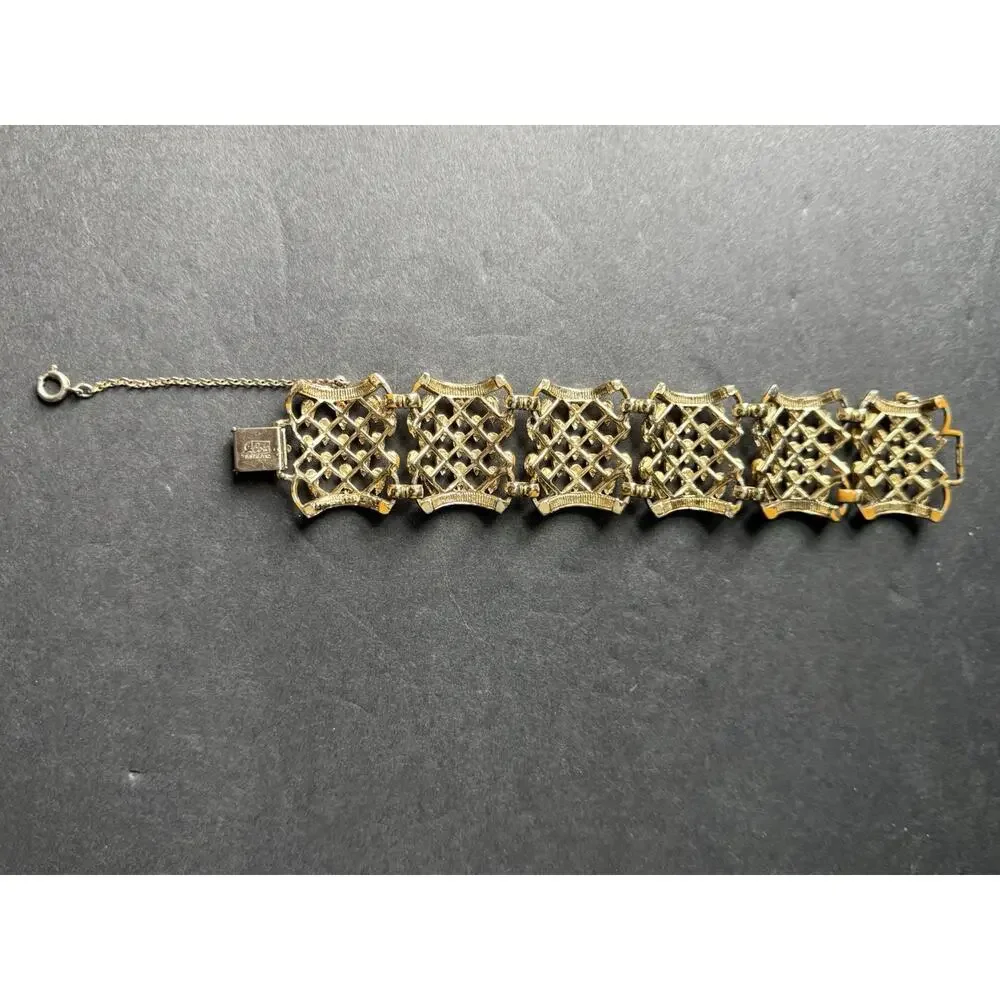 Vintage Coro Signed Goldtone Panel Link Wide Chunky Leaves 7” Retro Bracelet